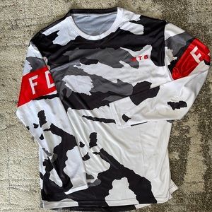 SOLD ❌Plus Size Men long sleeve T-shirt black red grey